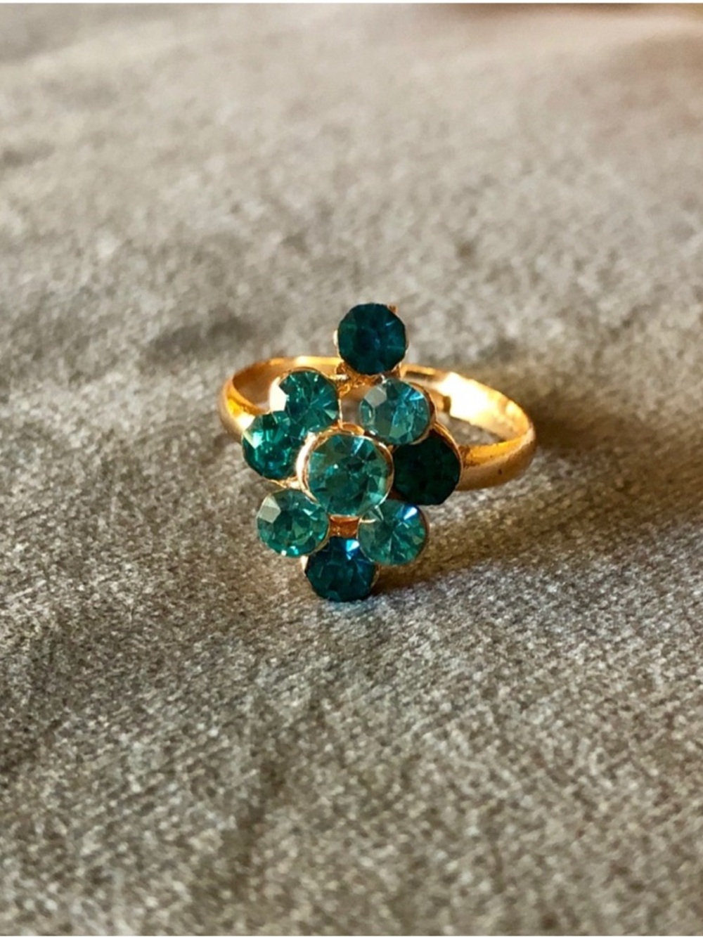 ❤️ Teal Blue Green Gold Tone Ring Rhinestone Adjustable Prom Costume Jewelry